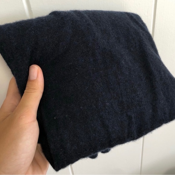 Ann Taylor Merino Wool V-Neck Sweater - Picture 7 of 7